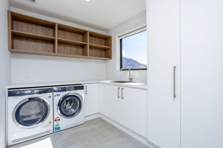 Photo of property in 35 Muster Road, Jacks Point, 9371