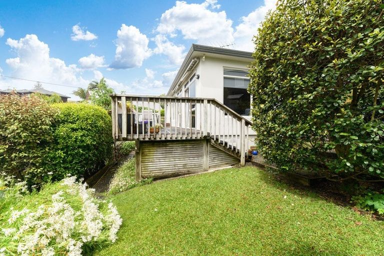 Photo of property in 2/87a Kowhai Road, Mairangi Bay, Auckland, 0630