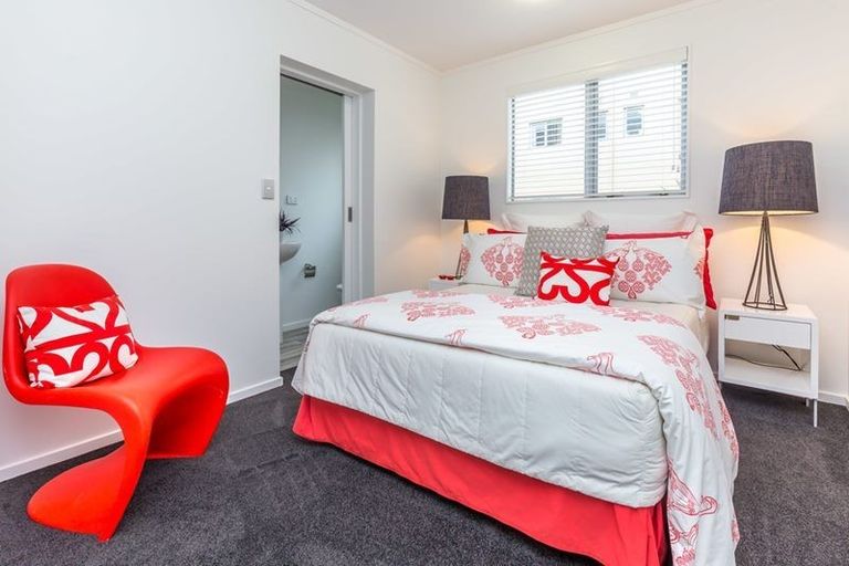 Photo of property in 325/26 Morningside Drive, Morningside, Auckland, 1025