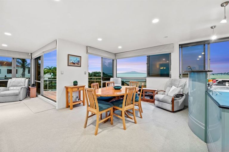 Photo of property in 2/8 Beach Road, Castor Bay, Auckland, 0620