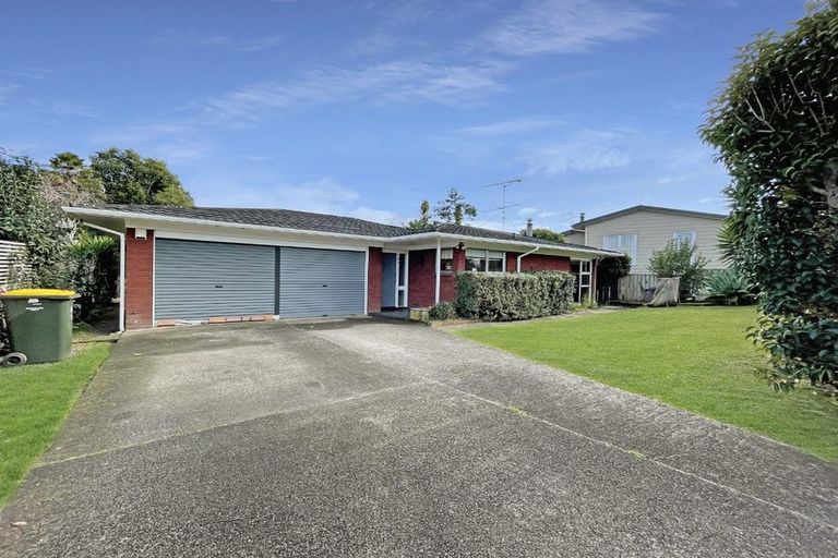 Photo of property in 27 Pooley Street, Pakuranga Heights, Auckland, 2010