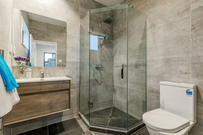 Photo of property in 15 Ropere Street, Kumeu, 0810