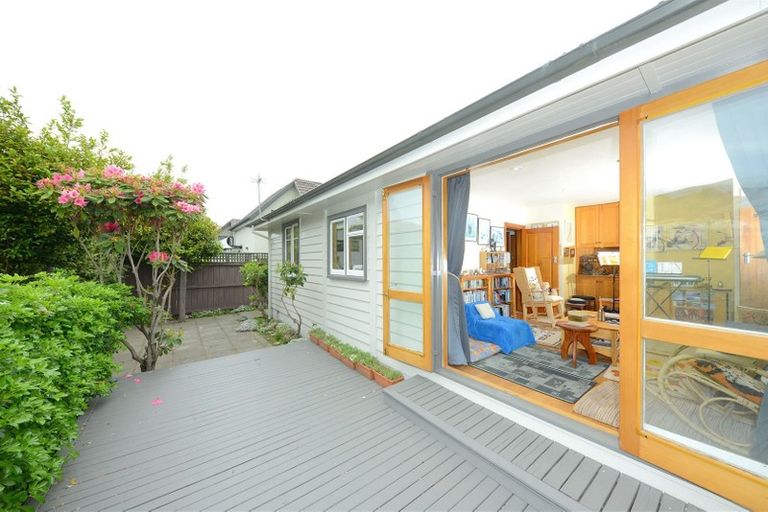 Photo of property in 2/47a Ashgrove Terrace, Somerfield, Christchurch, 8024