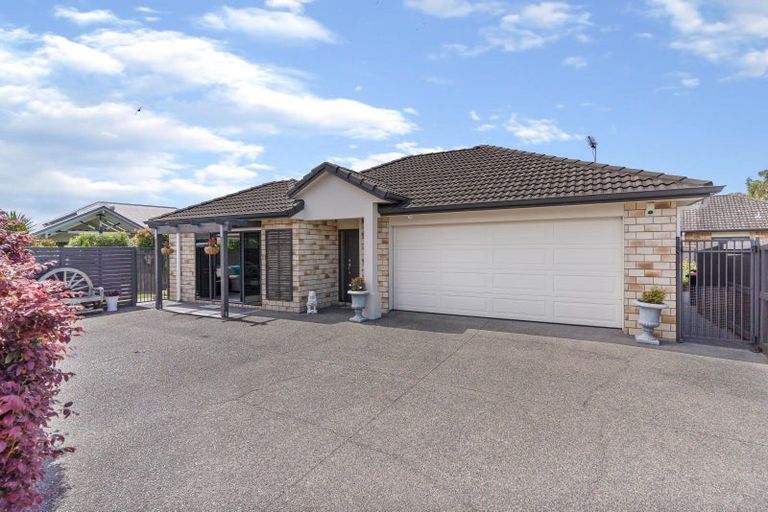 Photo of property in 14 Putaka Place, Papamoa Beach, Papamoa, 3118