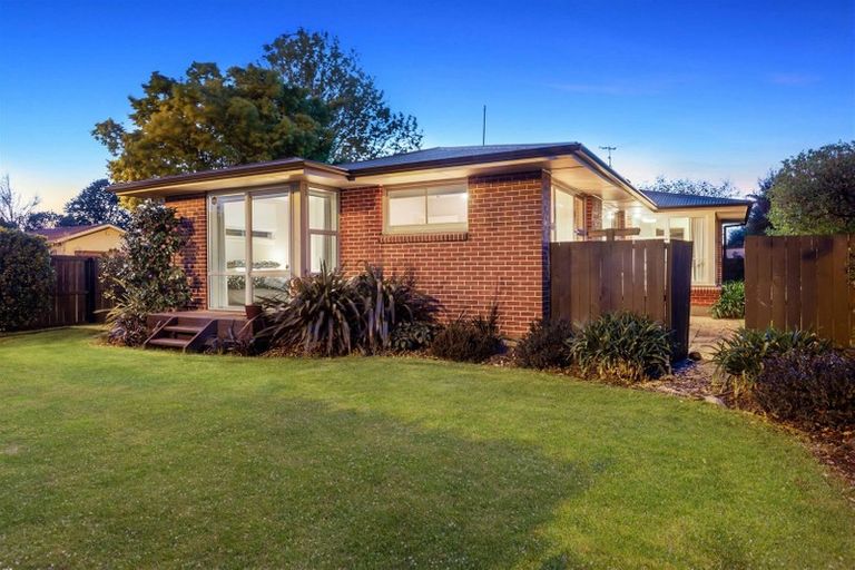 Photo of property in 48 Woodbury Street, Russley, Christchurch, 8042