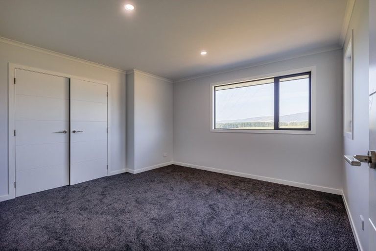 Photo of property in 19 Corsica Court, Fitzherbert, Palmerston North, 4410
