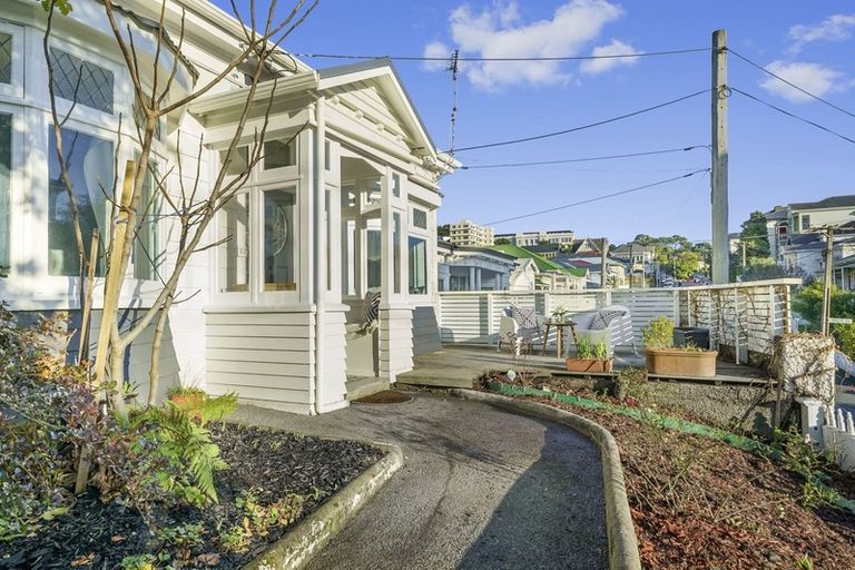 Photo of property in 23 Porritt Avenue, Mount Victoria, Wellington, 6011