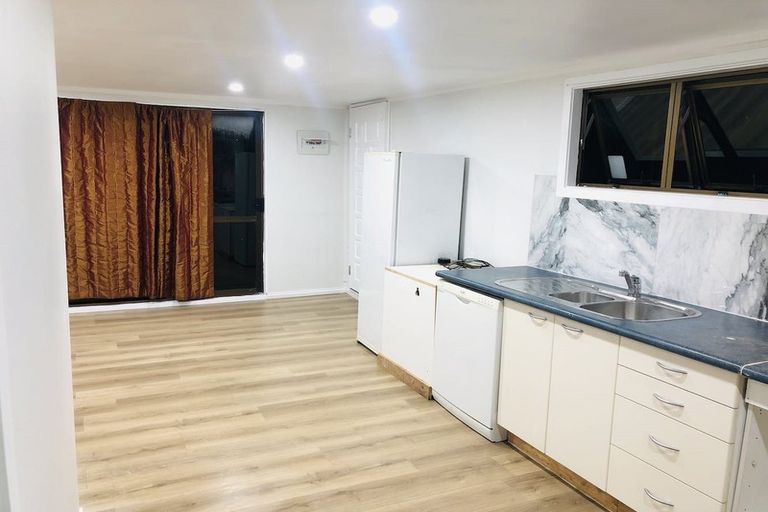Photo of property in 71 Christmas Road, Manurewa, Auckland, 2102