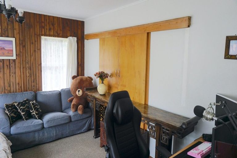 Photo of property in 29 Hutchinsons Road, Bucklands Beach, Auckland, 2014