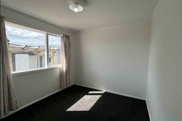 Photo of property in 77 Collins Road, Melville, Hamilton, 3206