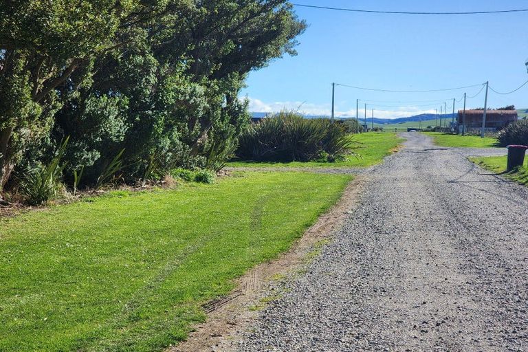 Photo of property in 15 Surrey Street, Orepuki, Riverton, 9881