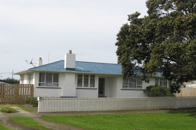 Photo of property in 48 Seymour Street, Waitara, 4320