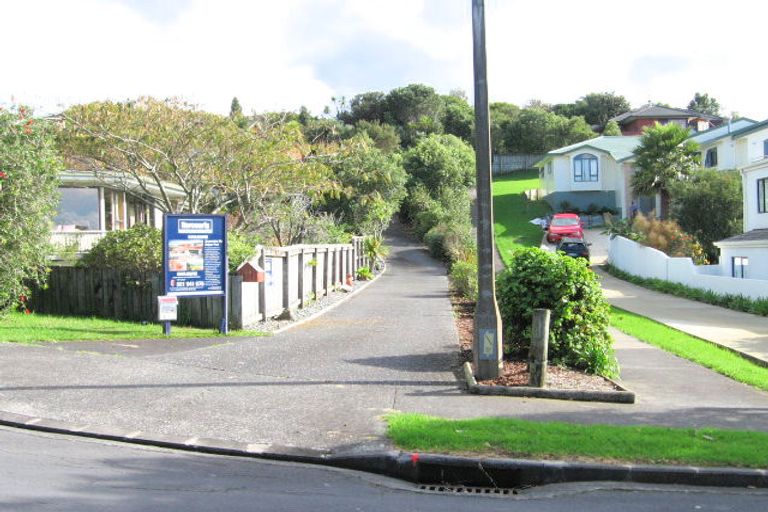 Photo of property in 55 William Bayes Place, Red Beach, 0932