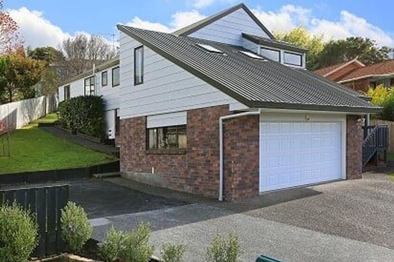 Photo of property in 48 Vintage Drive, Henderson, Auckland, 0612