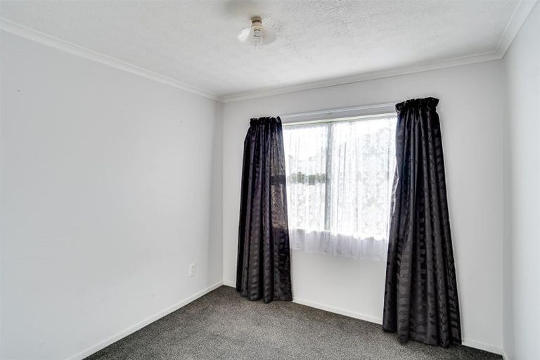 Photo of property in 2/13 Ted Harpur Place, Onekawa, Napier, 4110