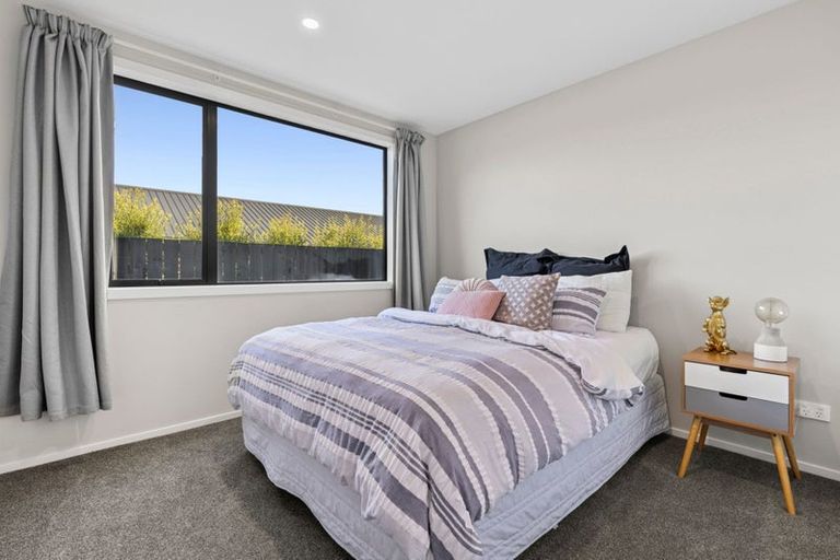 Photo of property in 16 Sentinel Drive, Lake Hawea, 9382