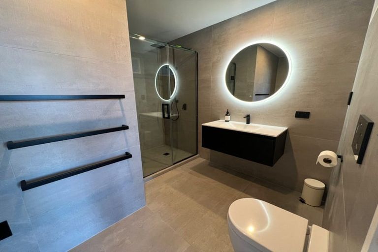 Photo of property in 11b Montgomery Avenue, Rothesay Bay, Auckland, 0630