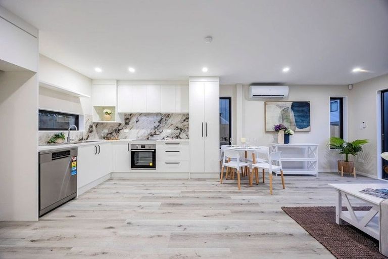 Photo of property in 4/6 Vine Street, Mangere East, Auckland, 2024