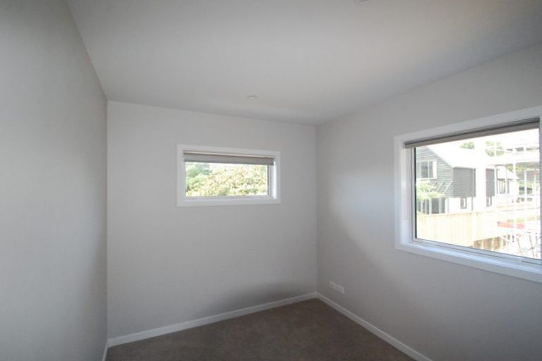 Photo of property in 56d Nicholson Road, Khandallah, Wellington, 6035