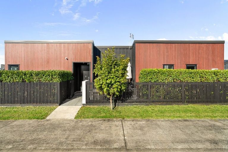 Photo of property in 24 Dignity Street, Papakura, 2110