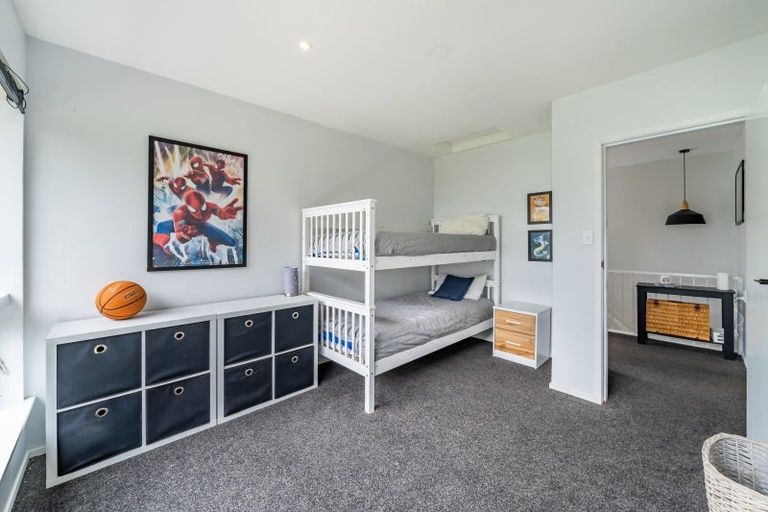 Photo of property in 20 Raroa Place, Pukerua Bay, 5026