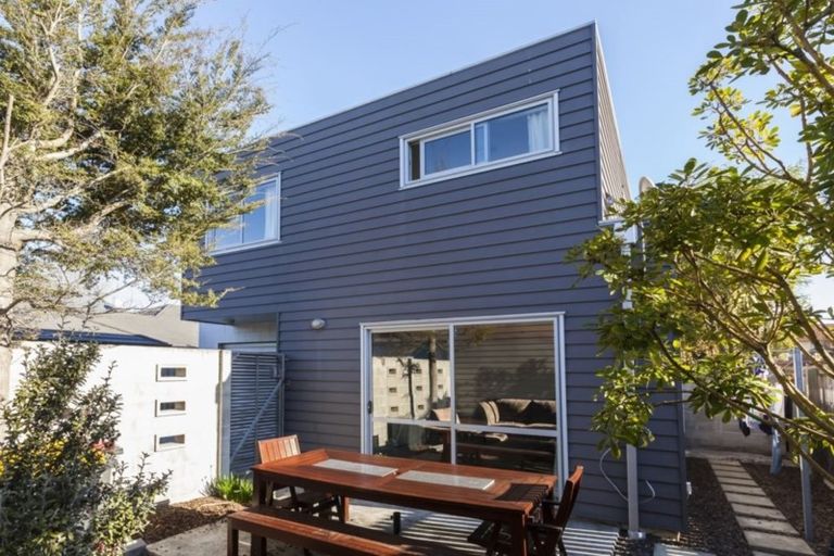 Photo of property in 75 Mandeville Street, Riccarton, Christchurch, 8011