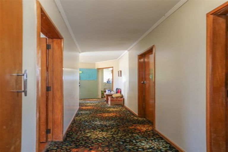 Photo of property in 76 Great South Road, Huntly, 3700