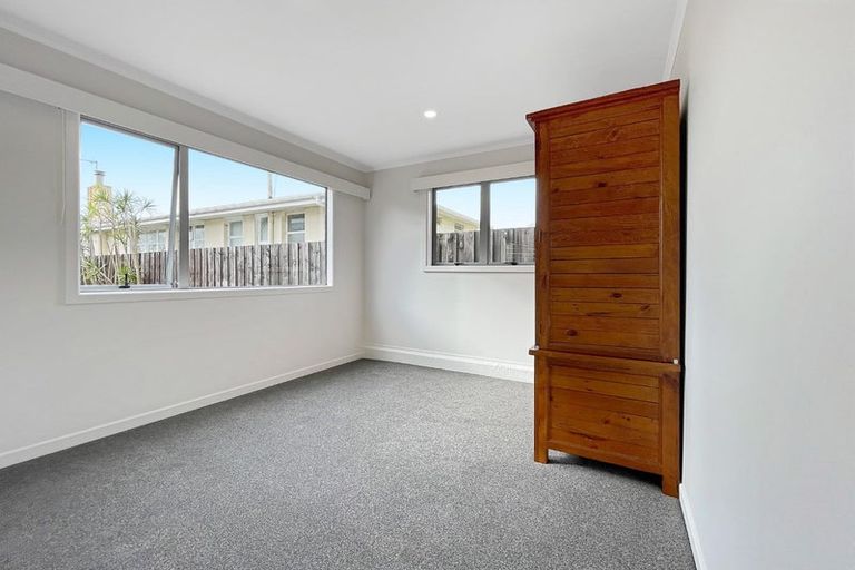 Photo of property in 12 Waterfront Road, Mangere Bridge, Auckland, 2022