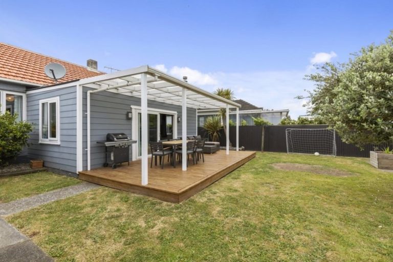 Photo of property in 25 Milne Crescent, Taita, Lower Hutt, 5011