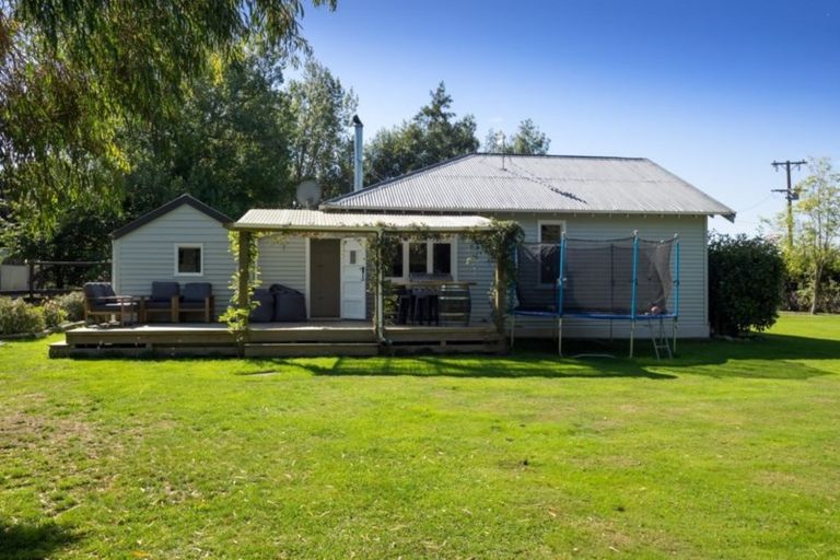 Photo of property in 17 Hekeao Road, Surrey Hills, Ashburton, 7778