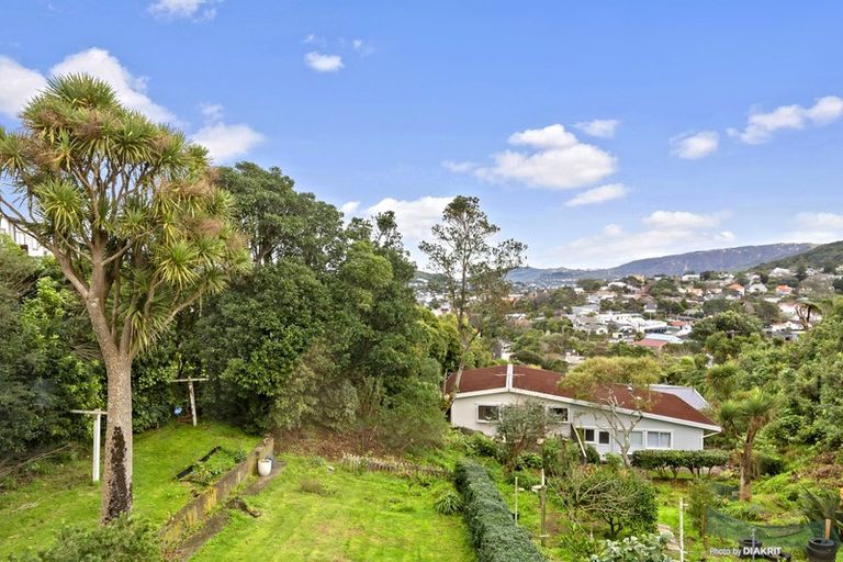 Photo of property in 24 Rangoon Street, Khandallah, Wellington, 6035