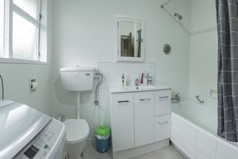 Photo of property in 34 Duchess Place, Maupuia, Wellington, 6022