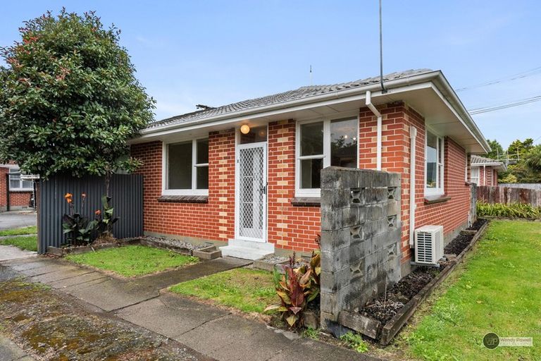 Photo of property in 1/11 Sutherland Avenue, Silverstream, Upper Hutt, 5019