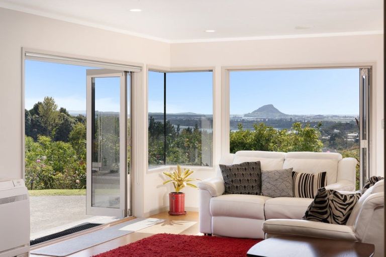 Photo of property in 16 Gunbar Drive, Welcome Bay, Tauranga, 3175