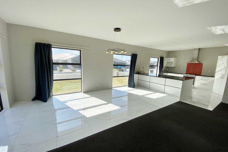 Photo of property in 8 Marble Court, Northwood, Christchurch, 8051