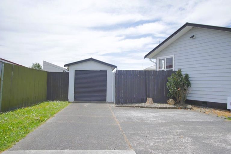 Photo of property in 87 Sutherland Crescent, Westbrook, Palmerston North, 4412