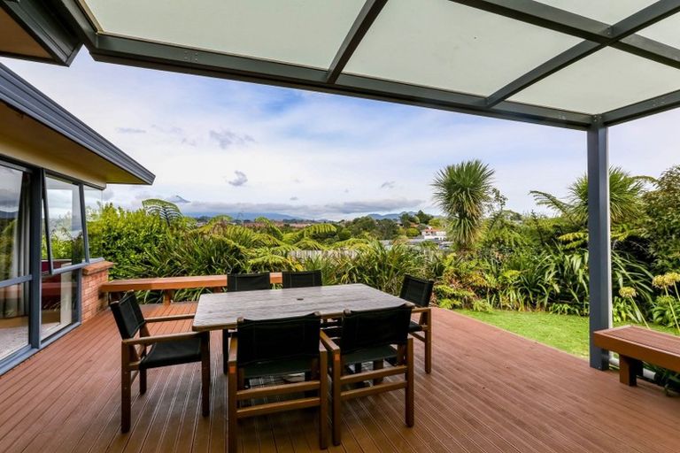 Photo of property in 10 Horizon Heights, Whalers Gate, New Plymouth, 4310