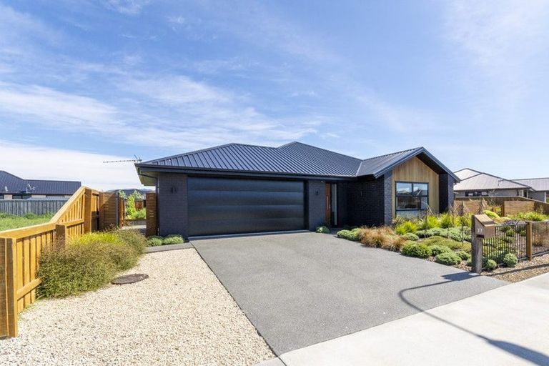 Photo of property in 37 Claremont Crescent, Amberley, 7410