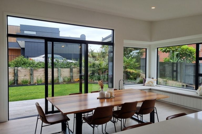 Photo of property in 4a Manon Crescent, Greenhithe, Auckland, 0632