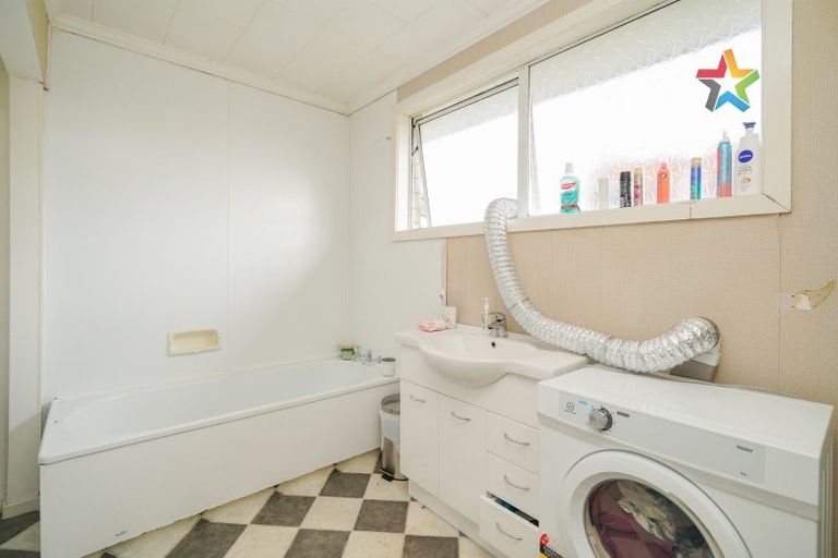 Photo of property in 71 Lowe Street, Avenal, Invercargill, 9810