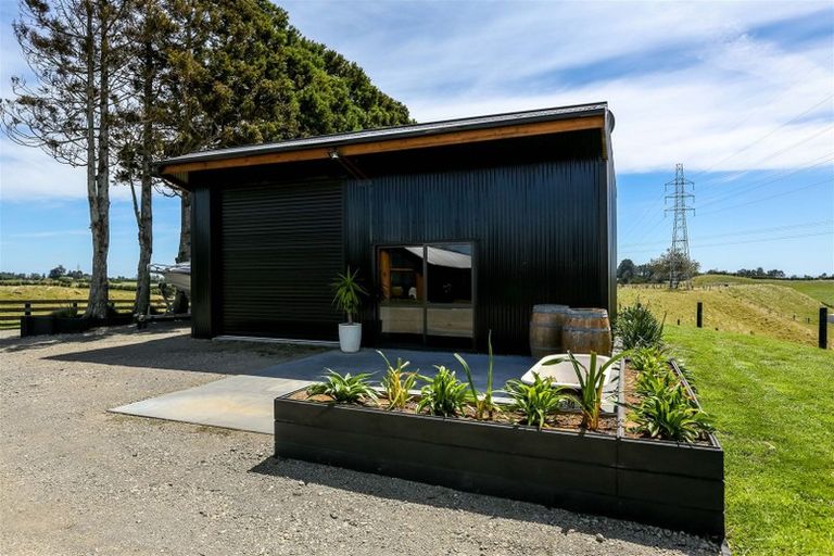 Photo of property in 594 Mangorei Road, Mangorei, New Plymouth, 4371
