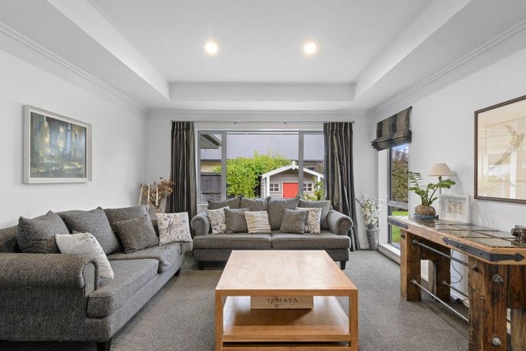 Photo of property in 25 Holbrook Way, Westmorland, Christchurch, 8025