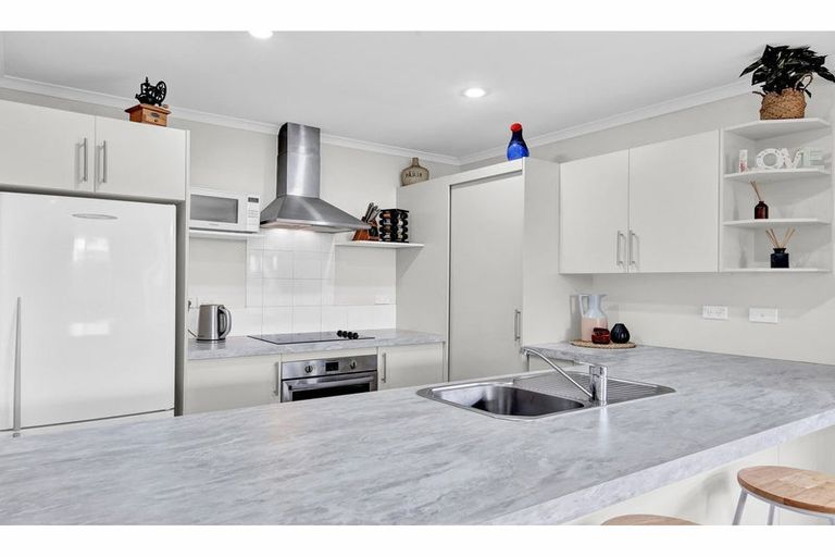 Photo of property in 33 Kotare Avenue, Rangiora, 7400