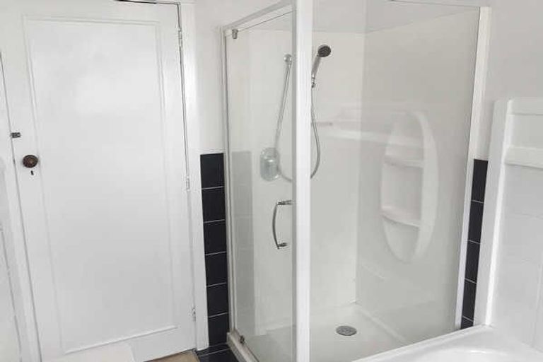 Photo of property in 39 Straven Road, Riccarton, Christchurch, 8011