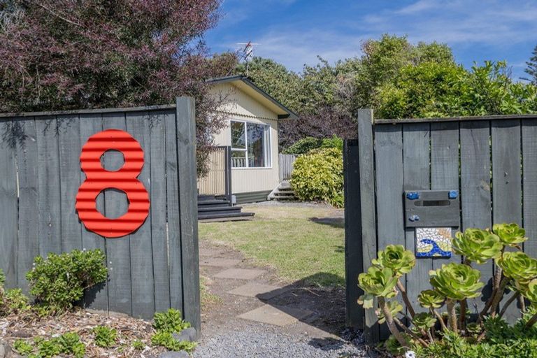 Photo of property in 8 Campion Road, Waikanae Beach, Waikanae, 5036