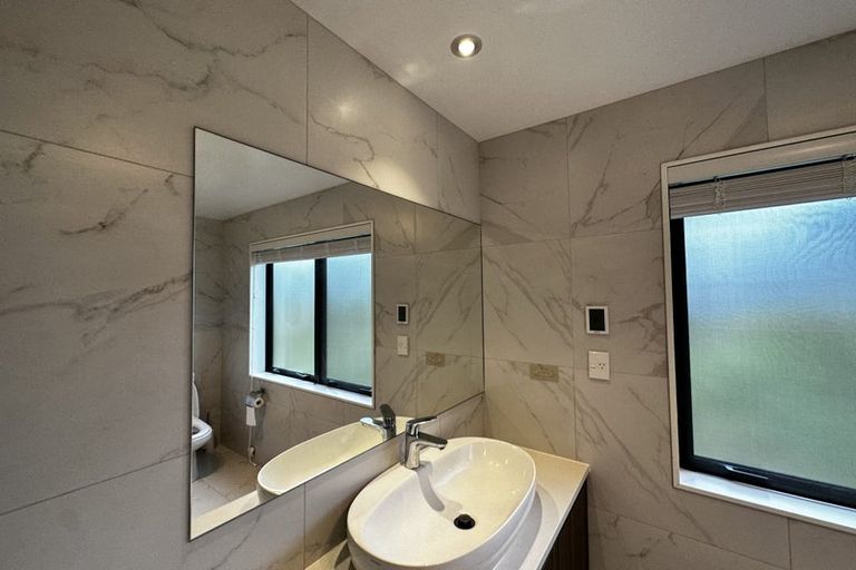 Photo of property in 42 Headland Drive, Long Bay, Auckland, 0630