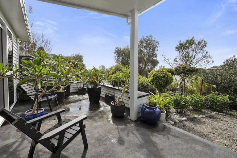 Photo of property in 86 Brougham Street, New Plymouth, 4310