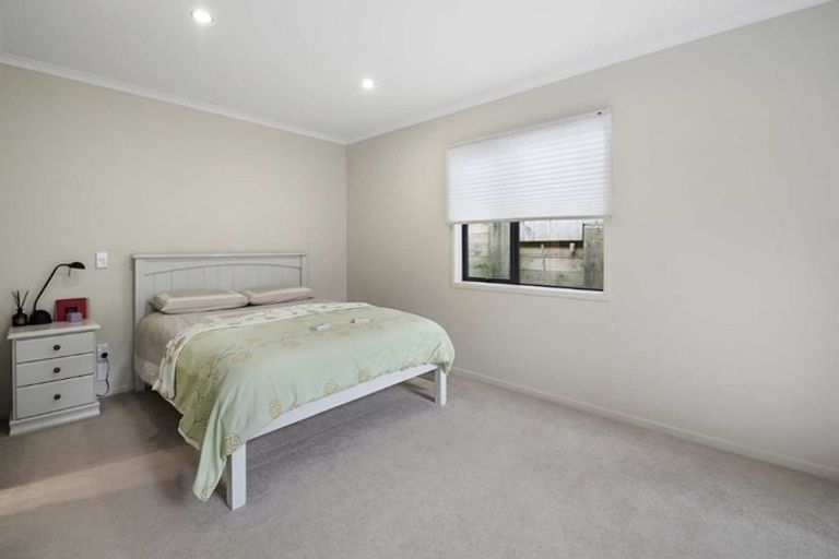 Photo of property in 42 Springvale Drive, Fairview Heights, Auckland, 0632