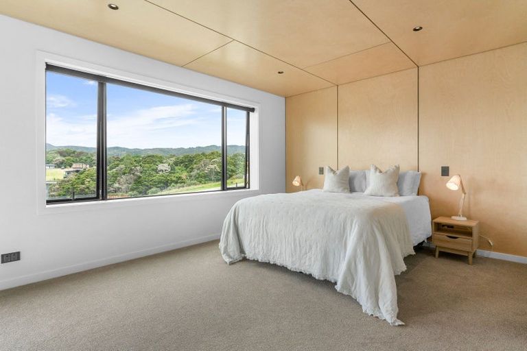 Photo of property in 2 Blue Moon Rise, Langs Beach, 0582