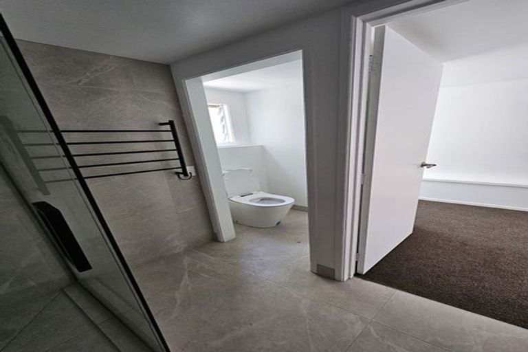 Photo of property in 19 Hutchinsons Road, Bucklands Beach, Auckland, 2014